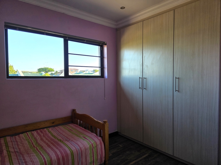 3 Bedroom Property for Sale in Wavecrest Eastern Cape